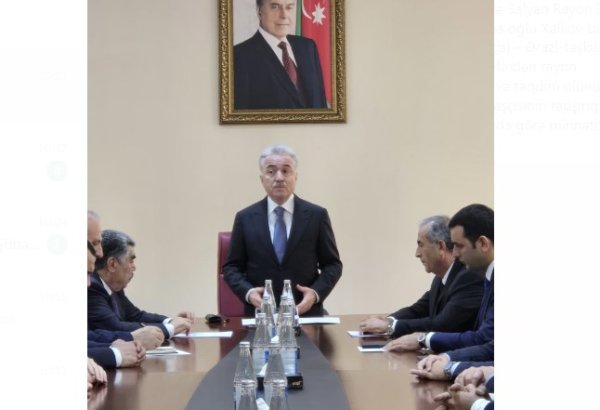 Глава Исполнительной власти Сальянского района представлен коллективу