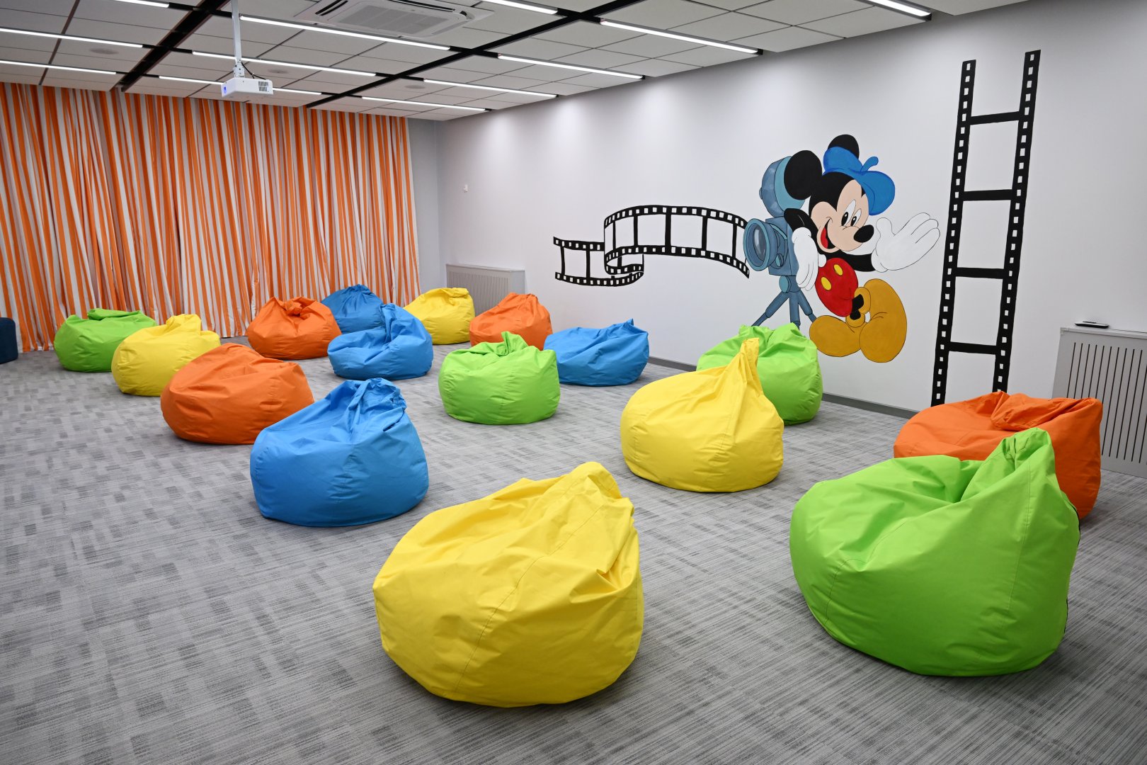 Вице-президент Фонда Гейдара Алиева Лейла Алиева приняла участие в открытии детского сада «Бабочка»
(ФОТО)