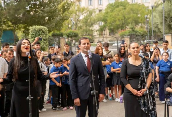 Перед Азербайджанской национальной консерваторией прошел праздник музыки (ФОТО)
