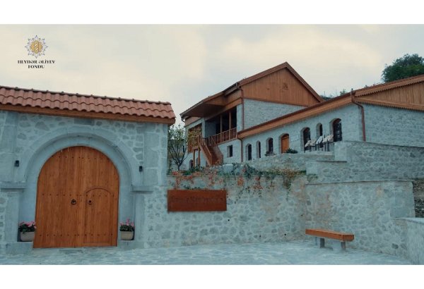 Видеокадры из дома-музея Узеира Гаджибейли, отреставрированного Фондом Гейдара Алиева в Шуше