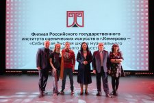 Коллектив Азербайджанского русского драматического театра посетил Кемеровский филиал РГИСИ (ВИДЕО, ФОТО)