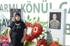 В Баку общественность чтит память военнослужащих, погибших в антитеррористических мероприятиях локального характера в Карабахе (ФОТО)
