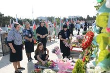 В Баку общественность чтит память военнослужащих, погибших в антитеррористических мероприятиях локального характера в Карабахе (ФОТО)