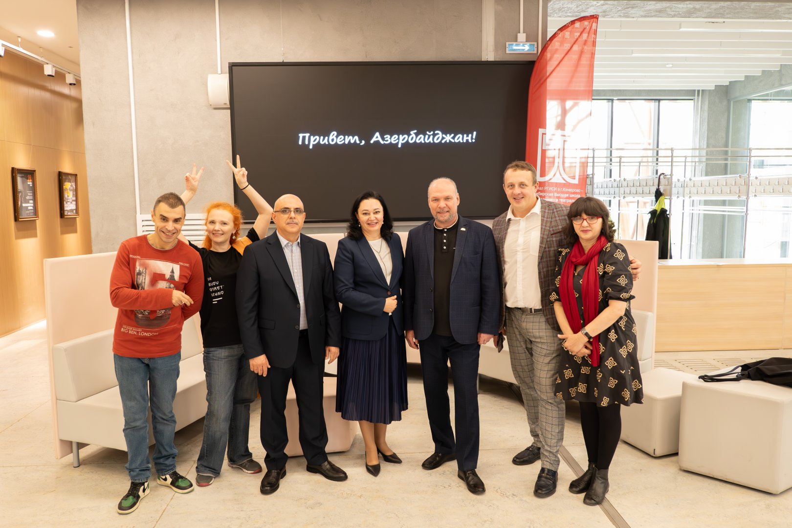Коллектив Азербайджанского русского драматического театра посетил Кемеровский филиал РГИСИ (ВИДЕО, ФОТО)