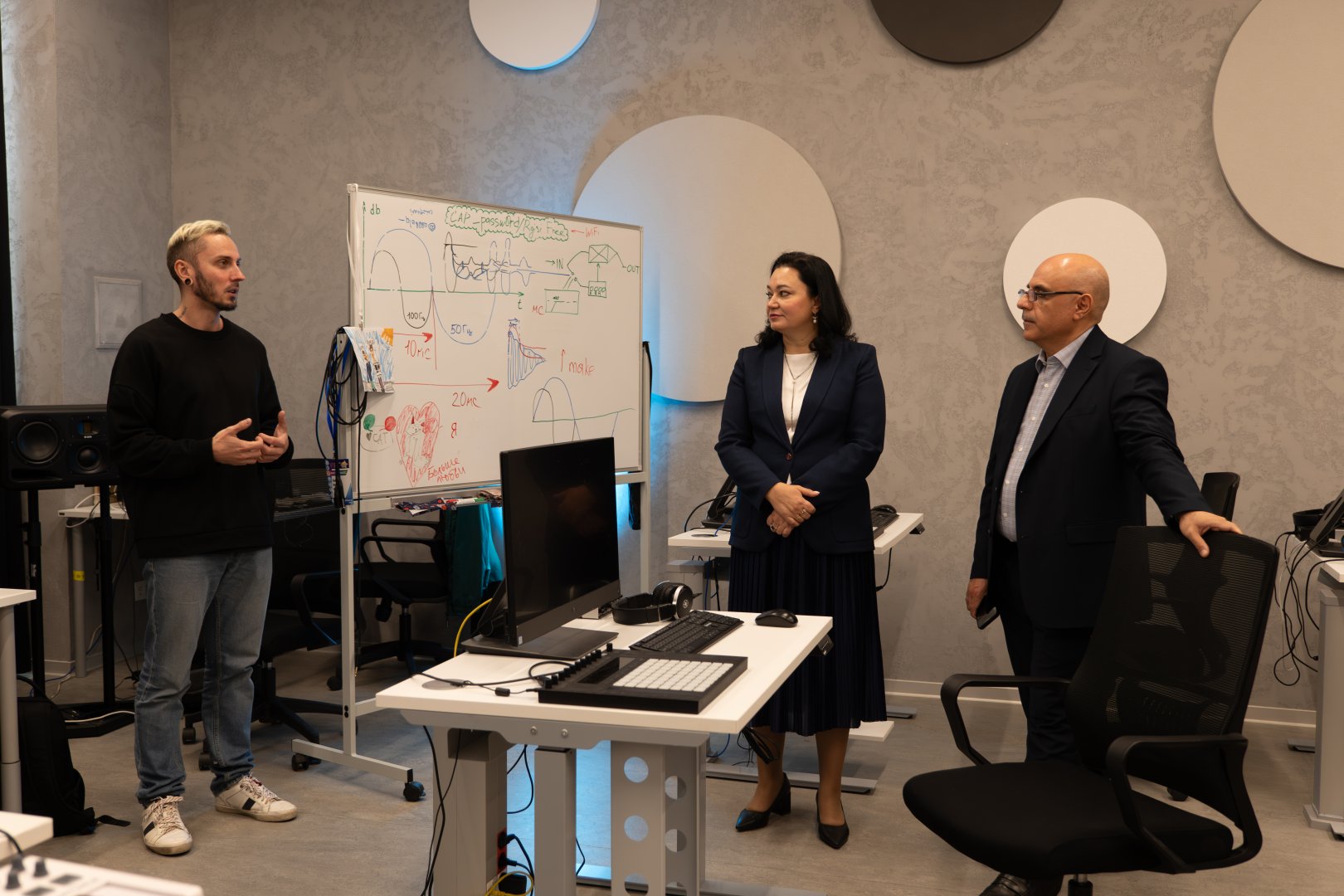 Коллектив Азербайджанского русского драматического театра посетил Кемеровский филиал РГИСИ (ВИДЕО, ФОТО)