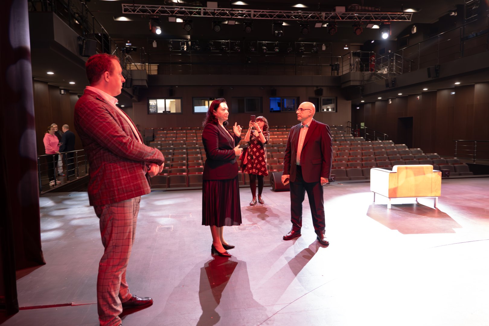 Коллектив Азербайджанского русского драматического театра посетил Кемеровский филиал РГИСИ (ВИДЕО, ФОТО)