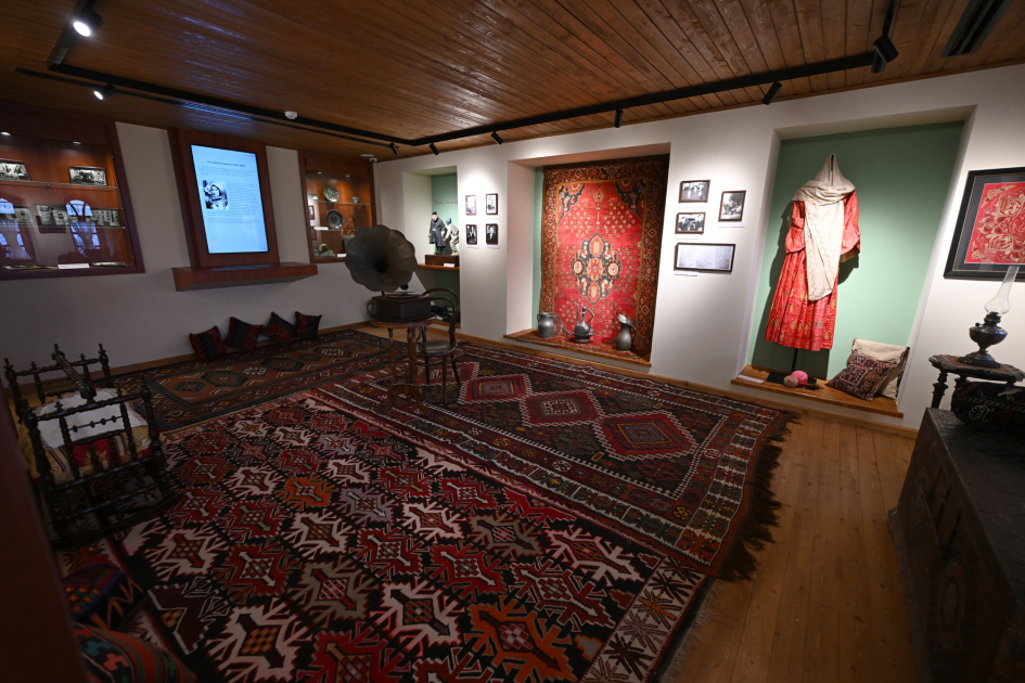 Президент Ильхам Алиев принял участие в открытии после реставрации дома-музея Узеира Гаджибейли в Шуше (ВИДЕО/ФОТО)