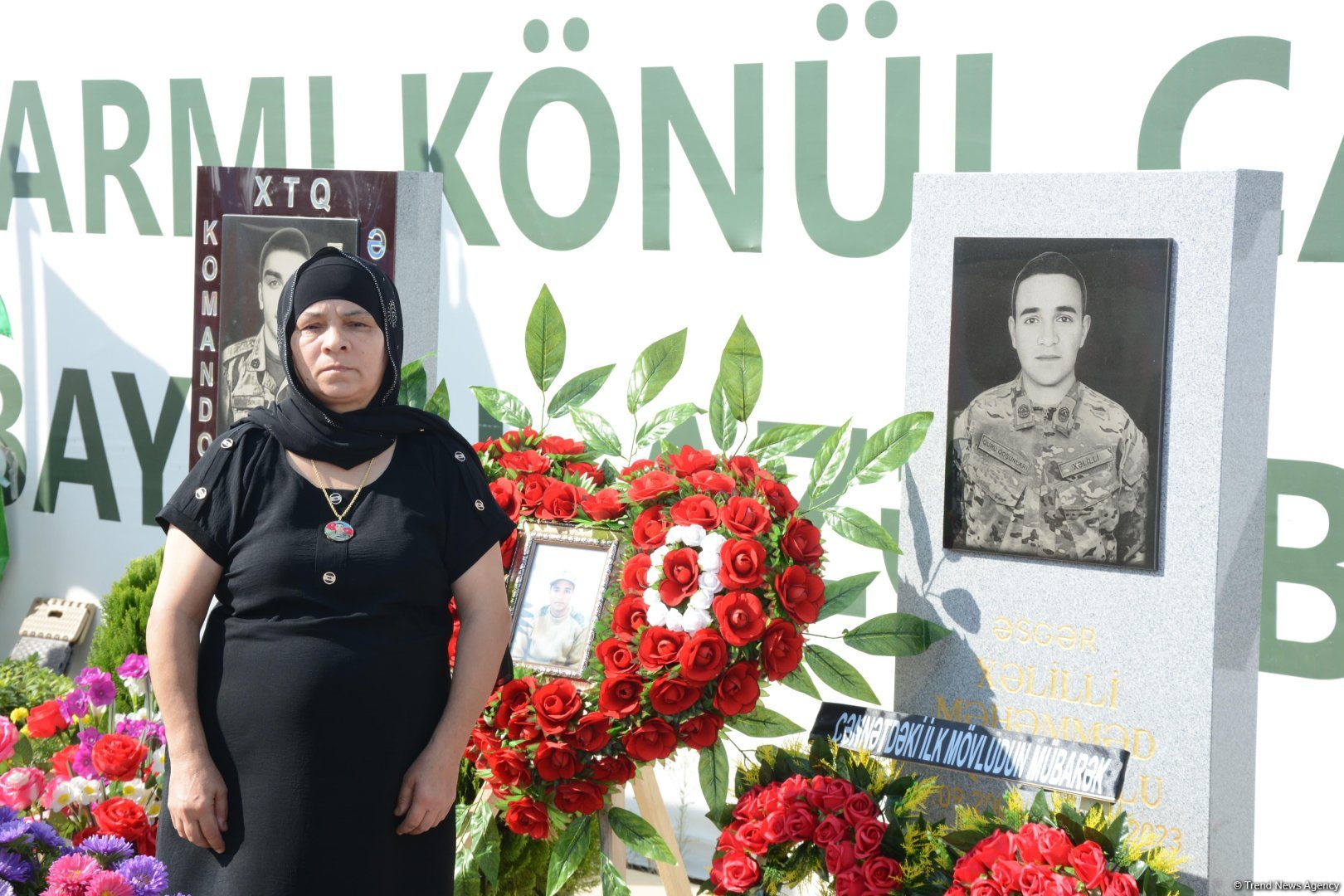 В Баку общественность чтит память военнослужащих, погибших в антитеррористических мероприятиях локального характера в Карабахе (ФОТО)