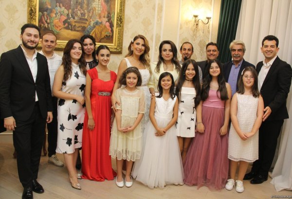 В Баку состоялось открытие Оперного театра при Музыкальной школе вокала Фидан Гаджиевой (ФОТО)