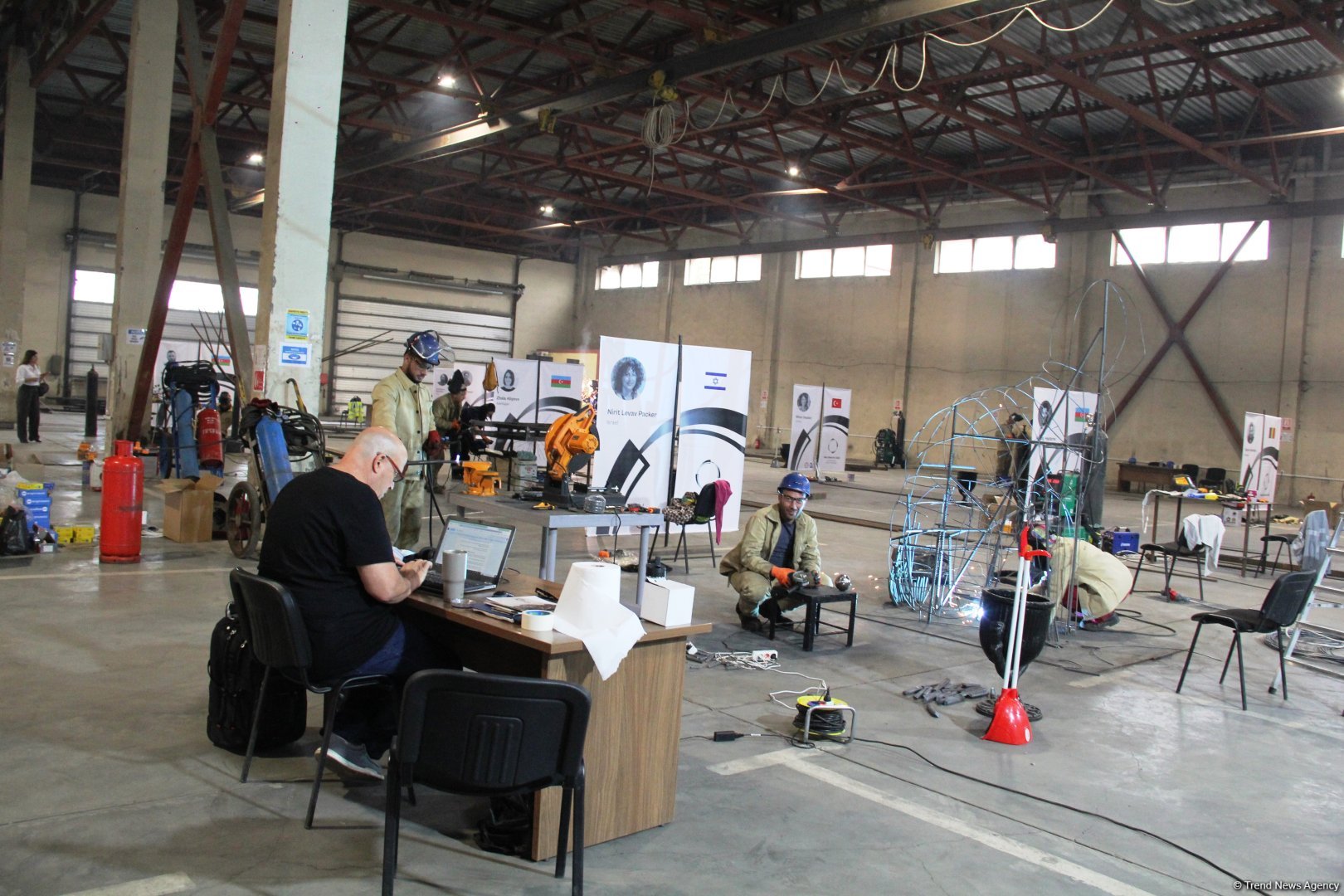 Проведен пресс-тур международного проекта Baku Steel Art 2024 – как создается уникальное искусство из металла (ФОТО)