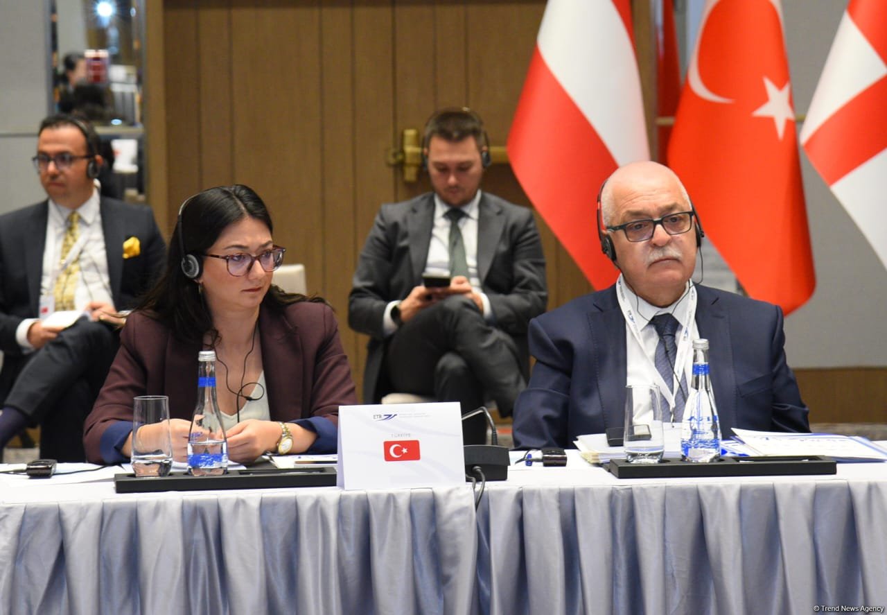 В Баку состоялась консультативная встреча глав ж/д администраций государств по учреждению "Евразийского транспортного маршрута" (ФОТО) (Обновлено)