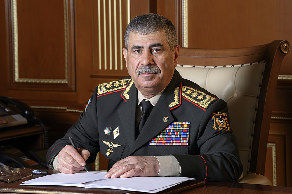 Министр обороны Азербайджана поставил перед армией конкретные задачи