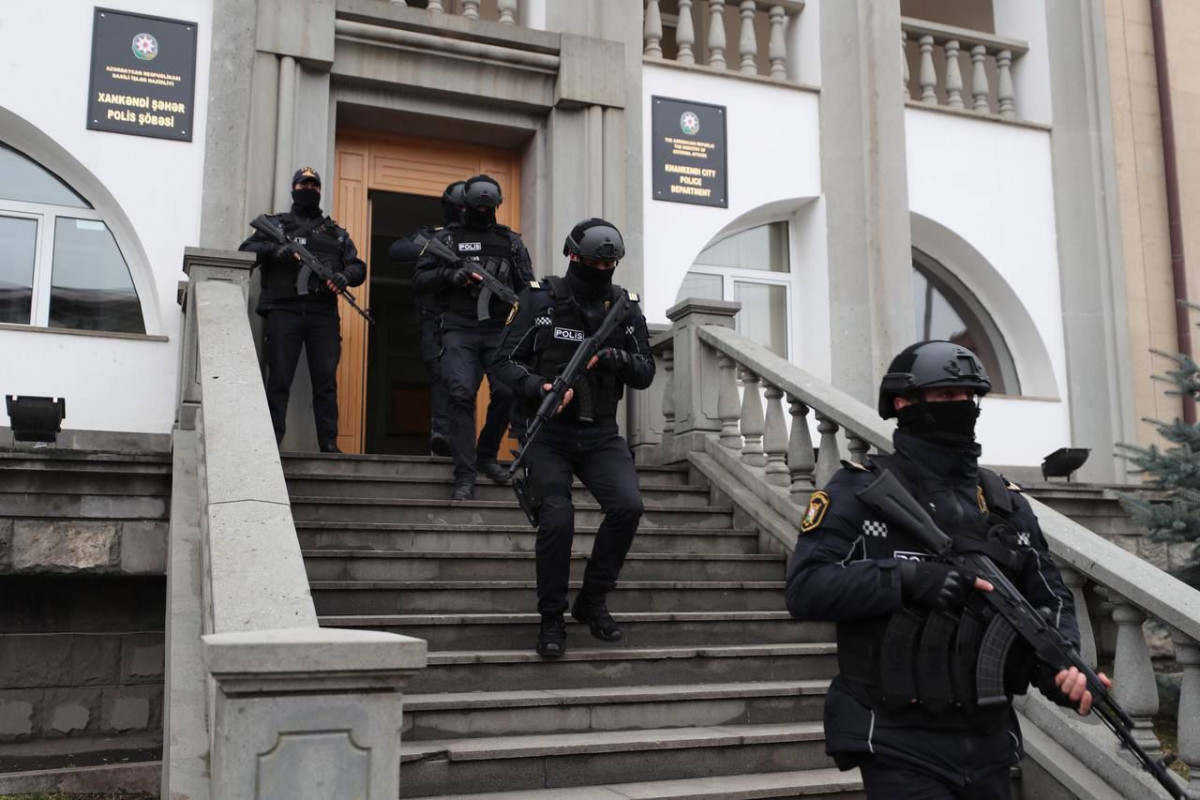 На освобожденных территориях Азербайджана обнаружены оружие и боеприпасы