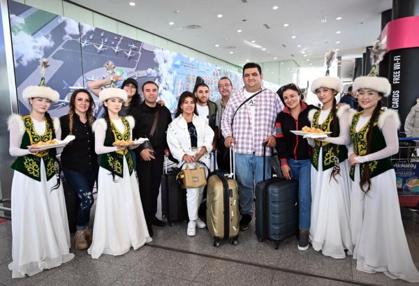 В Казахстане стартовали Дни культуры Азербайджана – праздничная церемония встречи в аэропорту (ФОТО)