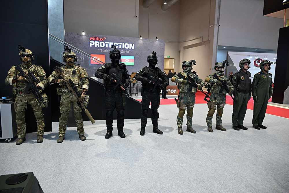 Руководство минобороны Азербайджана приняло участие в церемонии открытия международной оборонной выставки "ADEX" (ФОТО)