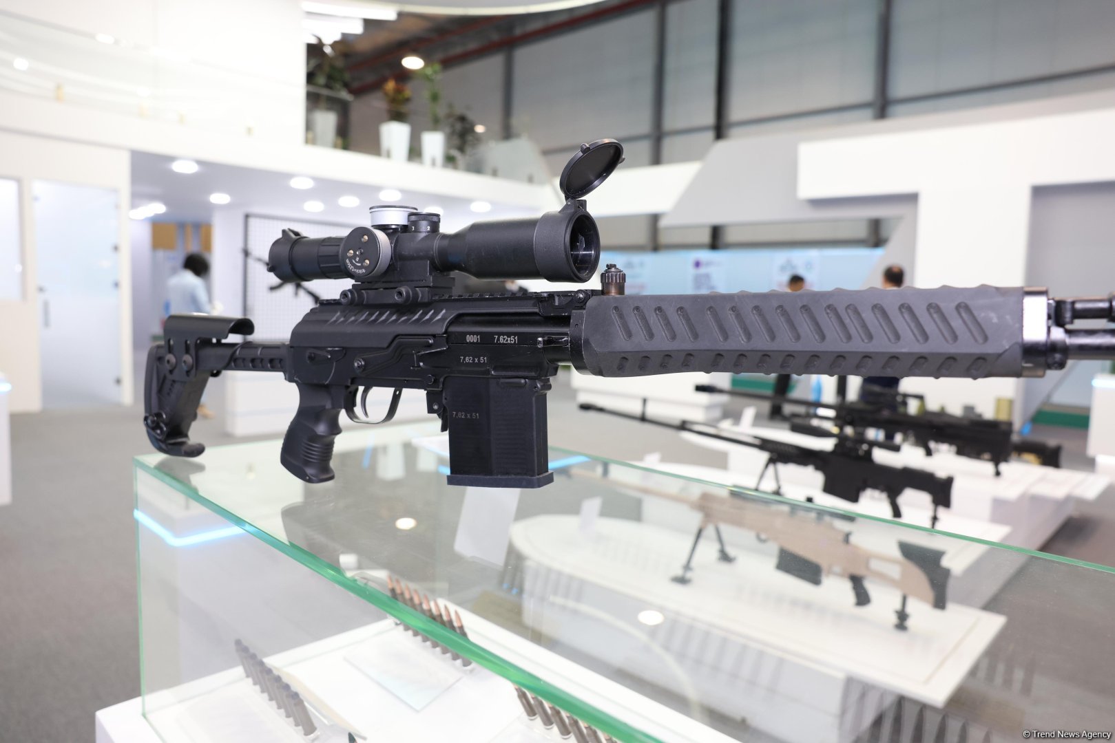 Азербайджан представлен на выставке ADEX 193 наименованиями оружия