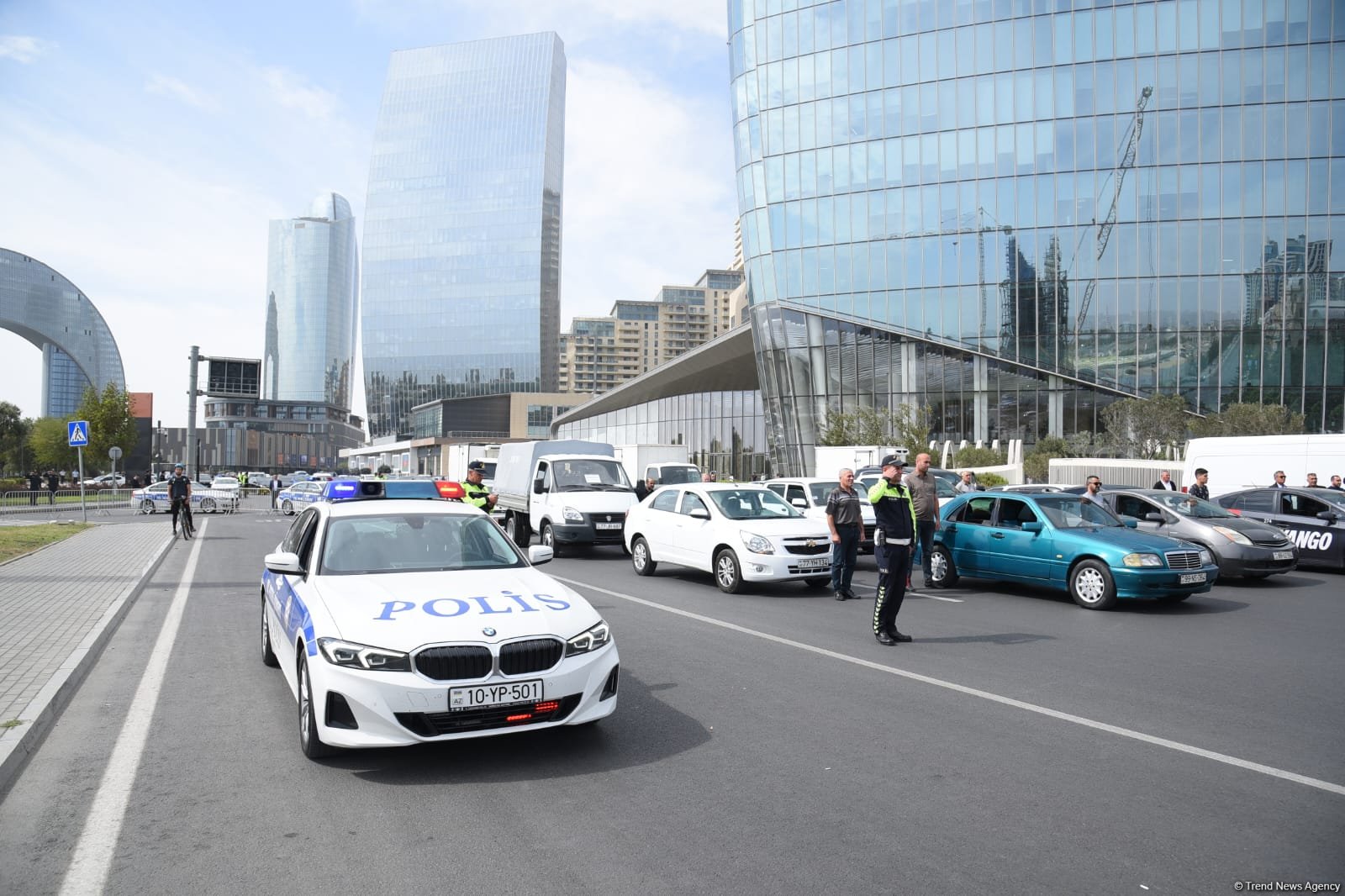 В Азербайджане минутой молчания почтили память шехидов Отечественной войны (ФОТО/ВИДЕО)