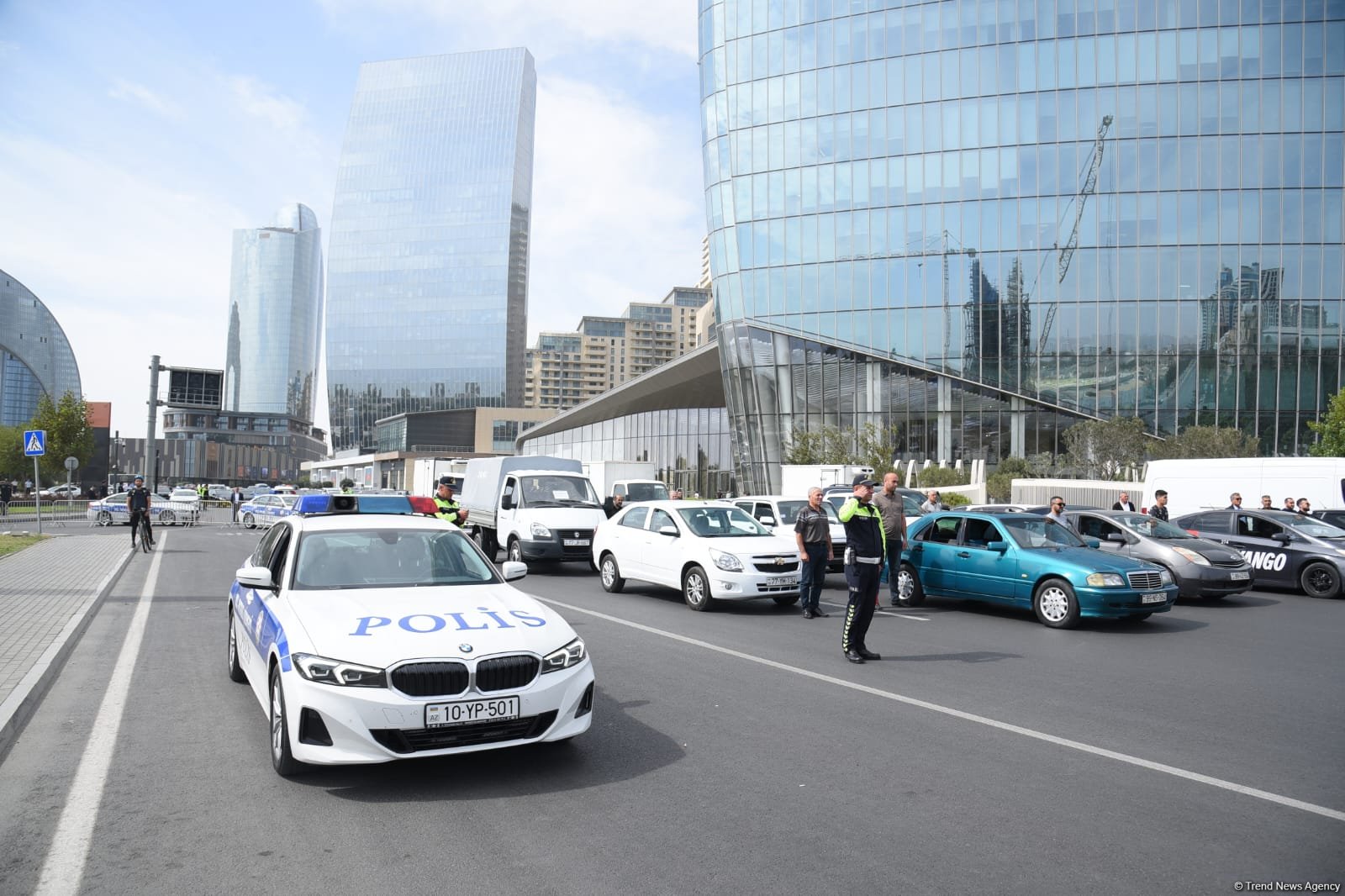 В Азербайджане минутой молчания почтили память шехидов Отечественной войны (ФОТО/ВИДЕО)