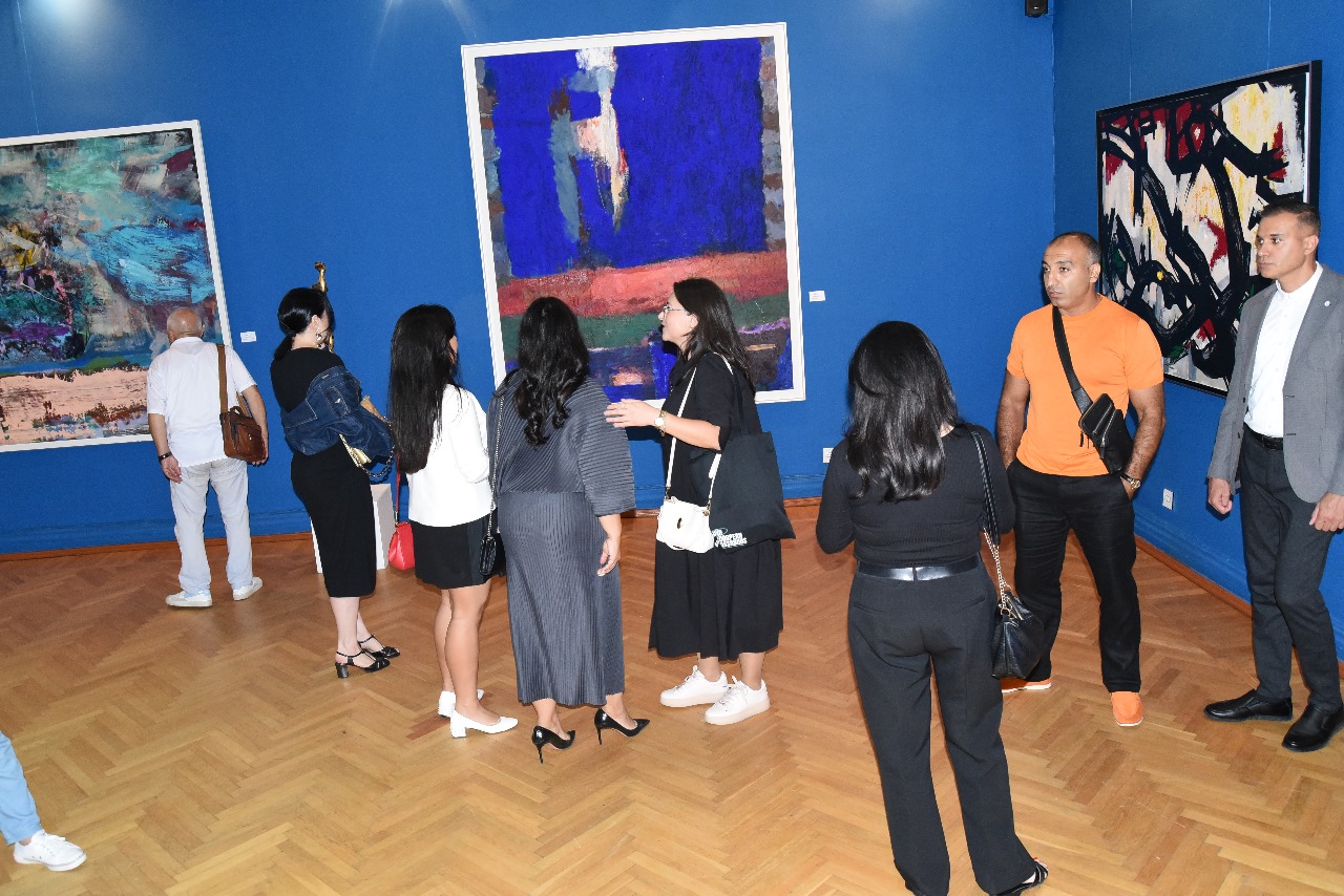 В Баку открылась выставка "Опыт абстрактного искусства азербайджанских художников" (ФОТО)