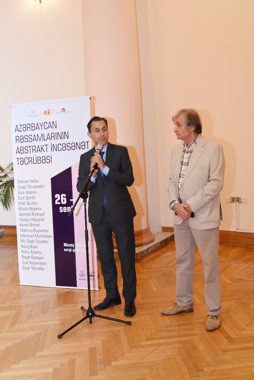 В Баку открылась выставка "Опыт абстрактного искусства азербайджанских художников" (ФОТО)