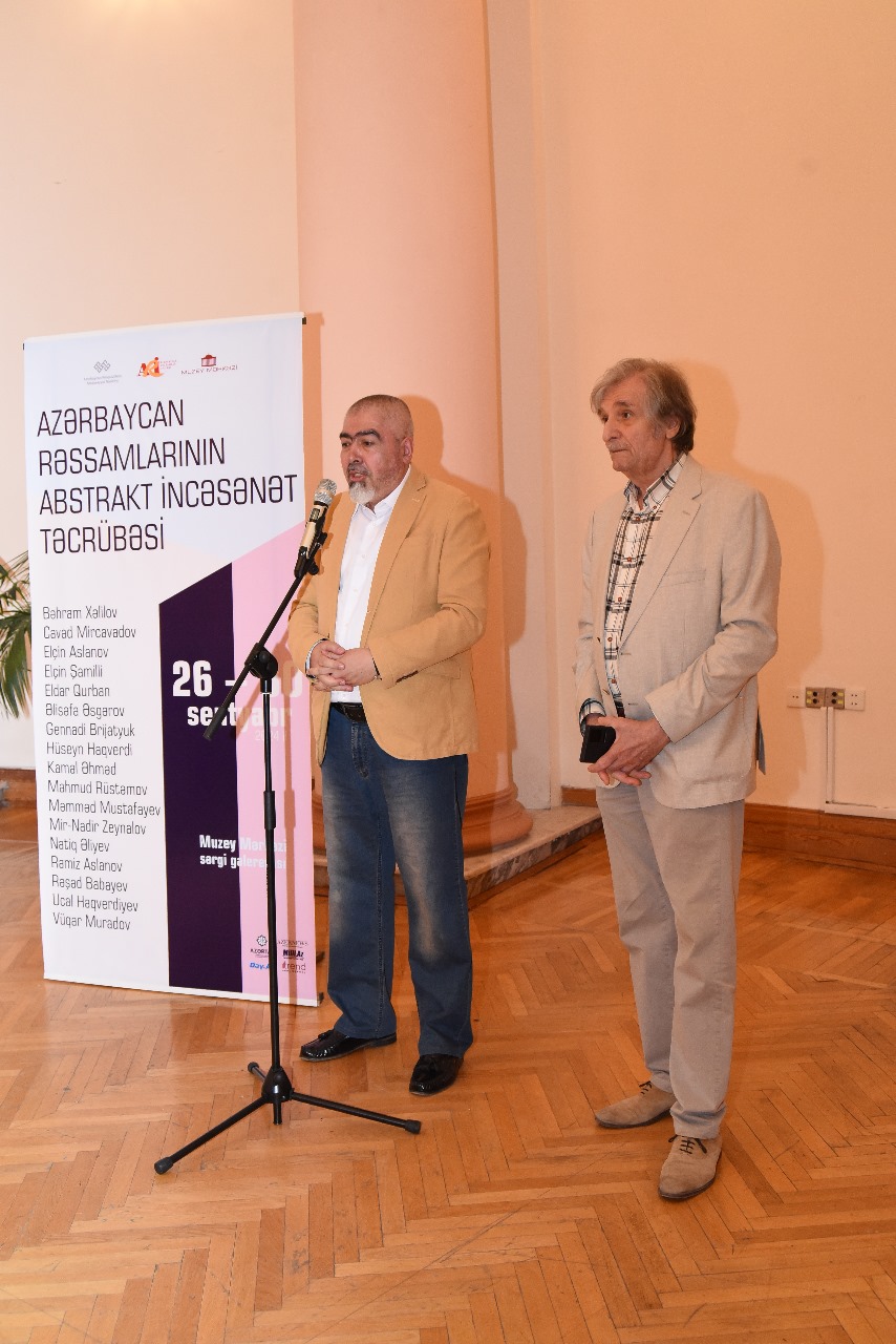 В Баку открылась выставка "Опыт абстрактного искусства азербайджанских художников" (ФОТО)