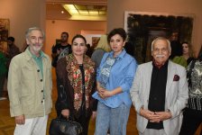 В Баку открылась выставка "Опыт абстрактного искусства азербайджанских художников" (ФОТО)