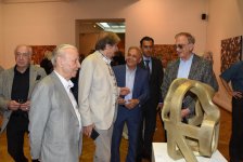 В Баку открылась выставка "Опыт абстрактного искусства азербайджанских художников" (ФОТО)