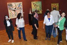 В Баку открылась выставка "Опыт абстрактного искусства азербайджанских художников" (ФОТО)