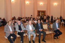 В Баку открылась выставка "Опыт абстрактного искусства азербайджанских художников" (ФОТО)