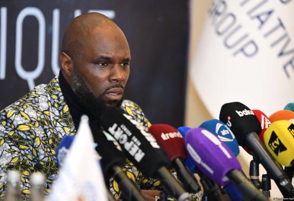 Выступающий против колониальной политики Франции активист Кеми Себа отпущен на свободу