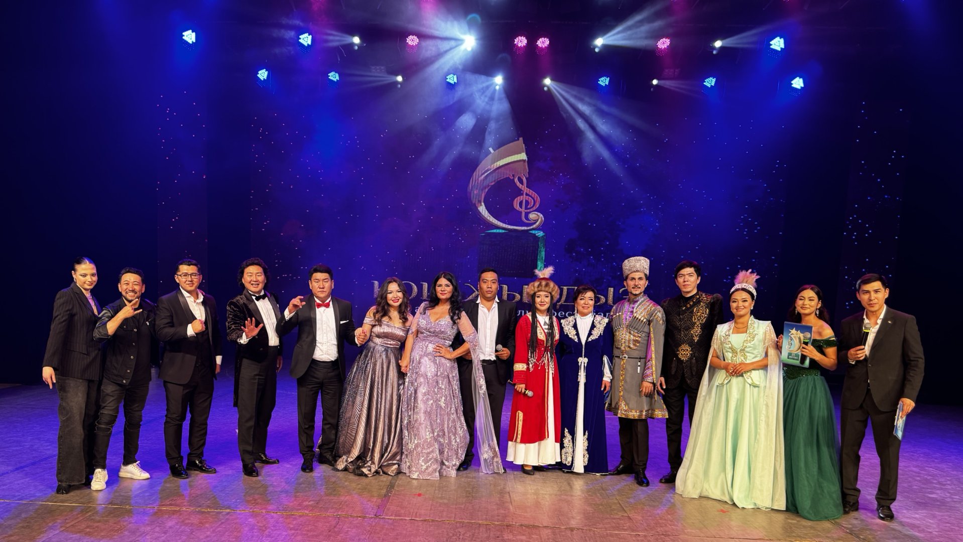 Азербайджанские исполнители признаны лучшими в Кыргызстане на фестивале "Двойная звезда" (ФОТО)