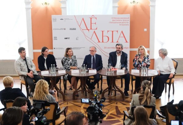Азербайджанский государственный русский драмтеатр  принимает участие в фестивале в Астрахани (ФОТО)