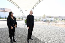 Президент Ильхам Алиев и Первая леди Мехрибан Алиева ознакомились со строительством частных домов и социальных объектов в селе Хоровлу Джебраильского района (ФОТО/ВИДЕО)