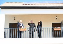 Президент Ильхам Алиев и Первая леди Мехрибан Алиева ознакомились со строительством частных домов и социальных объектов в селе Хоровлу Джебраильского района (ФОТО/ВИДЕО)