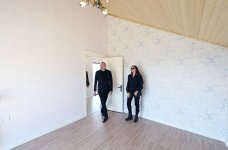 Президент Ильхам Алиев и Первая леди Мехрибан Алиева ознакомились со строительством частных домов и социальных объектов в селе Хоровлу Джебраильского района (ФОТО/ВИДЕО)