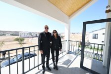 Президент Ильхам Алиев и Первая леди Мехрибан Алиева ознакомились со строительством частных домов и социальных объектов в селе Хоровлу Джебраильского района (ФОТО/ВИДЕО)