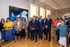 От реализма до абстракции и сюрреализма - в Баку представлены произведения биеннале "Хазар" (ФОТО)