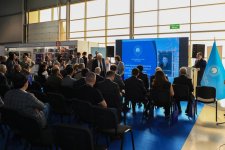 В Баку состоялась презентация книги выдающегося писателя Казахстана Кемеля Токаева (ФОТО)