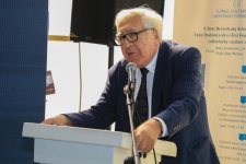 В Баку состоялась презентация книги выдающегося писателя Казахстана Кемеля Токаева (ФОТО)