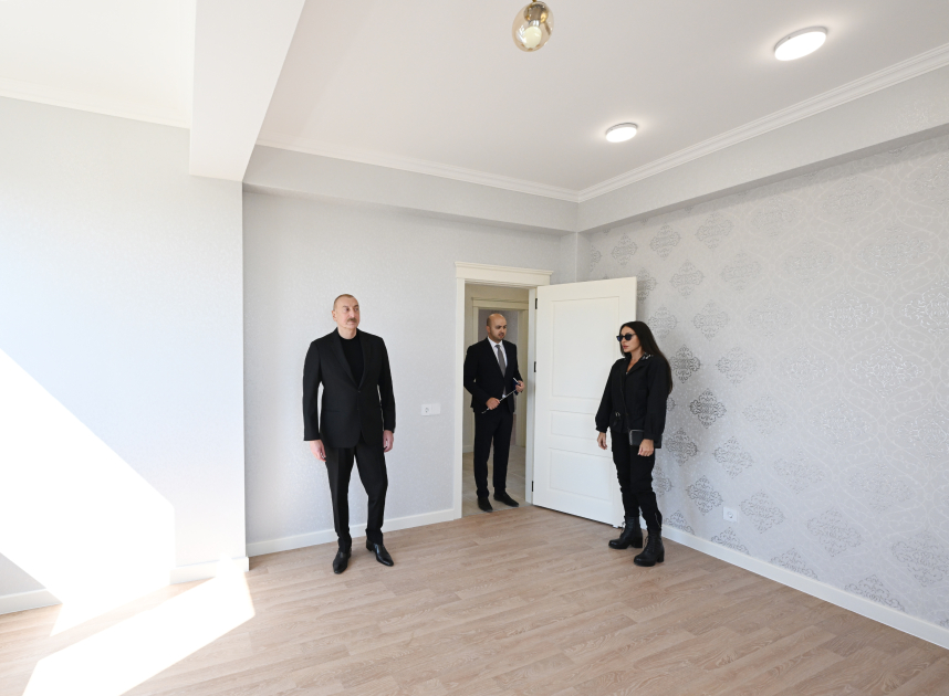 Президент Ильхам Алиев и Первая леди Мехрибан Алиева ознакомились со строительством частных домов и социальных объектов в селе Хоровлу Джебраильского района (ФОТО/ВИДЕО)