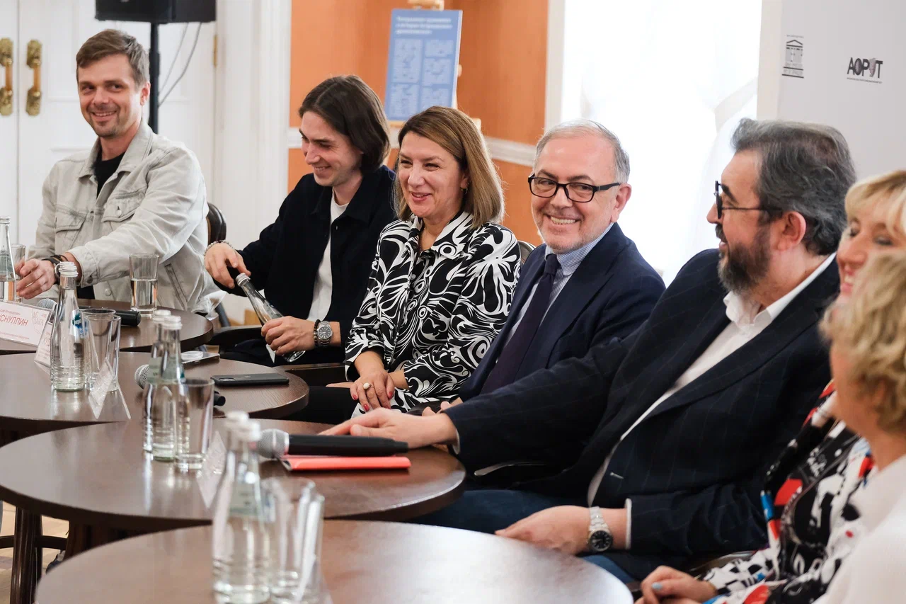 Азербайджанский государственный русский драмтеатр  принимает участие в фестивале в Астрахани (ФОТО)