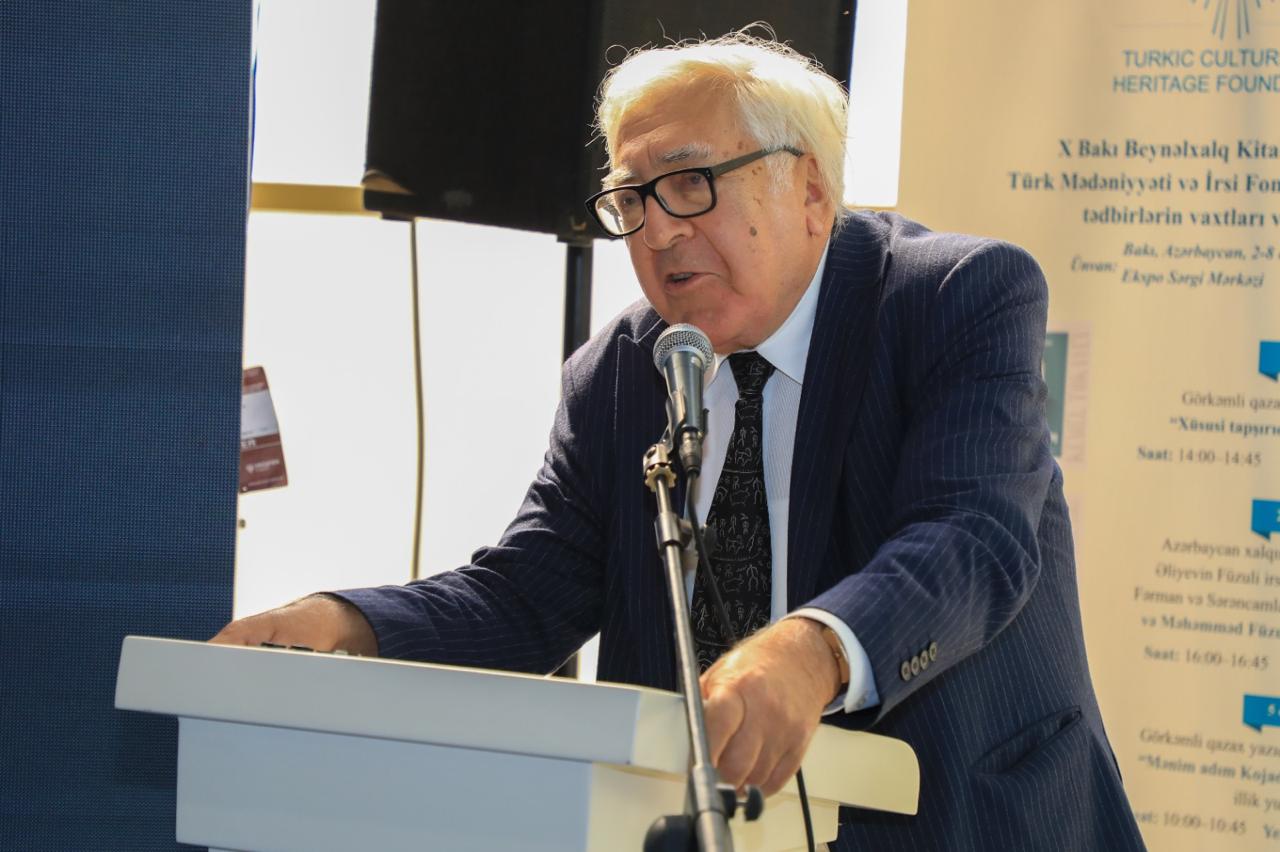 В Баку состоялась презентация книги выдающегося писателя Казахстана Кемеля Токаева (ФОТО)