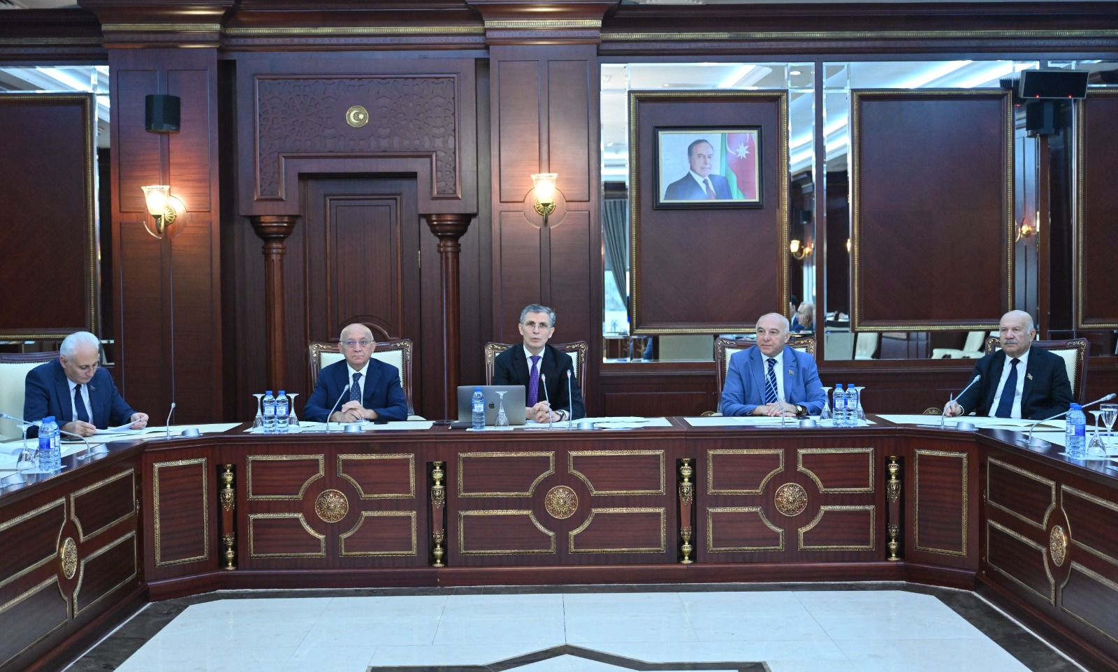 Комитет по правам человека парламента Азербайджана провел первое заседание на осенней сессии (ФОТО)