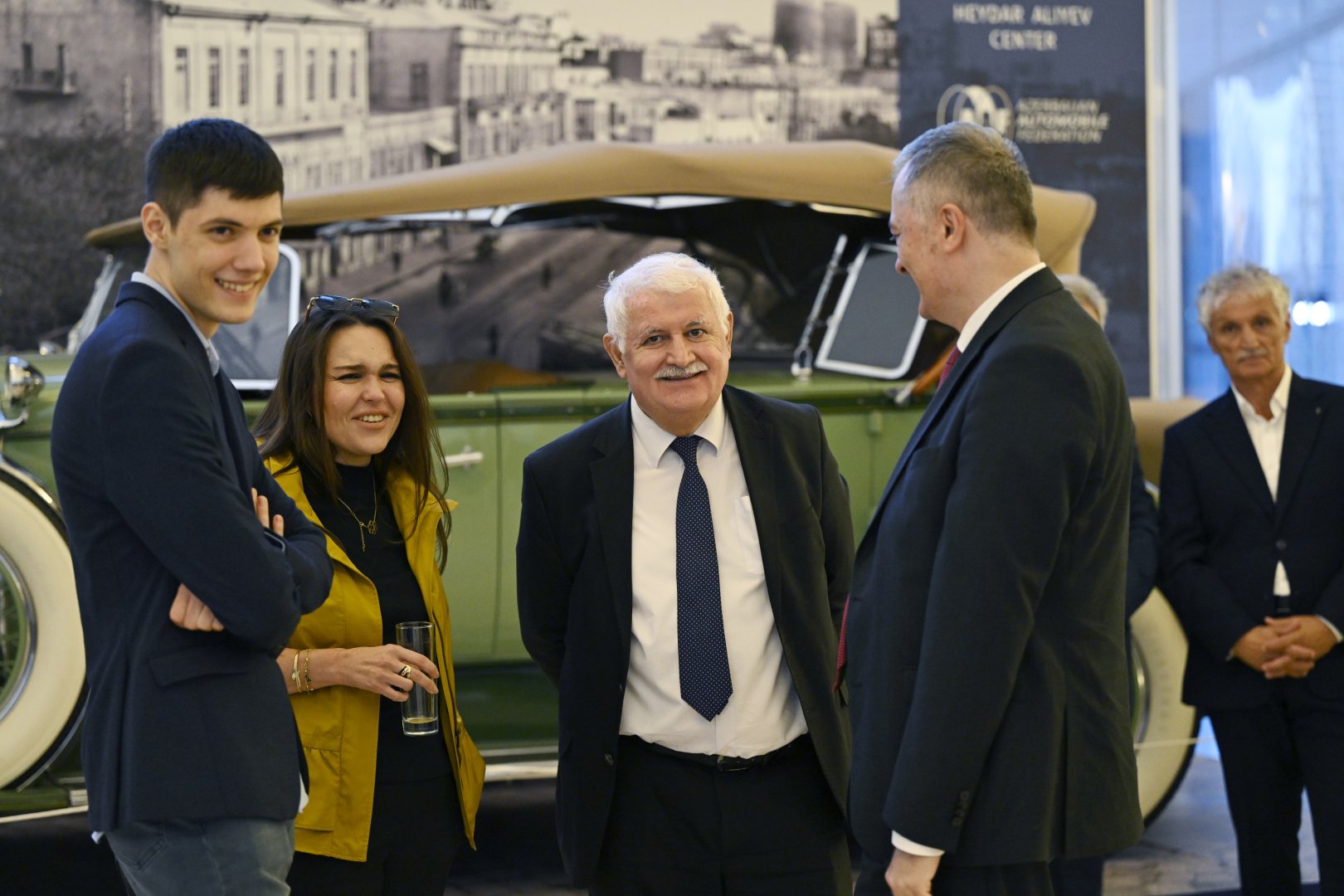 В Центре Гейдара Алиева с большим успехом состоялась презентация художественного фильма о Гаджи Зейналабдине Тагиеве (ФОТО)