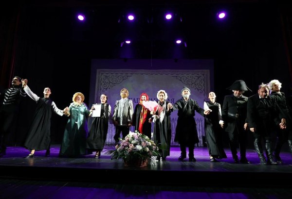 Азербайджанский русский драмтеатр с успехом представил "Капитанскую дочку" на фестивале в Астрахани (ВИДЕО, ФОТО)