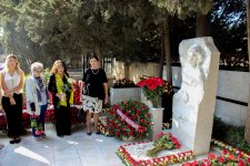 Коллектив Института востоковедения почтил память профессора Аиды Имангулиевой (ФОТО)