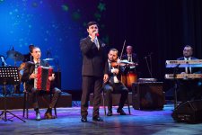 Солистов Гянджинской государственной филармонии встретили овациями в Баку (ФОТО)