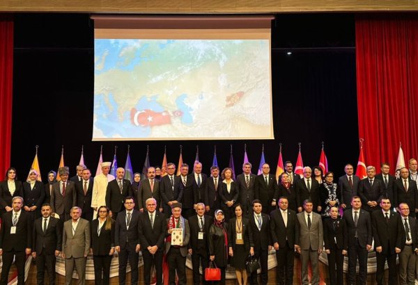 Начал работу I Международный симпозиум турецкой диаспоры (ФОТО)