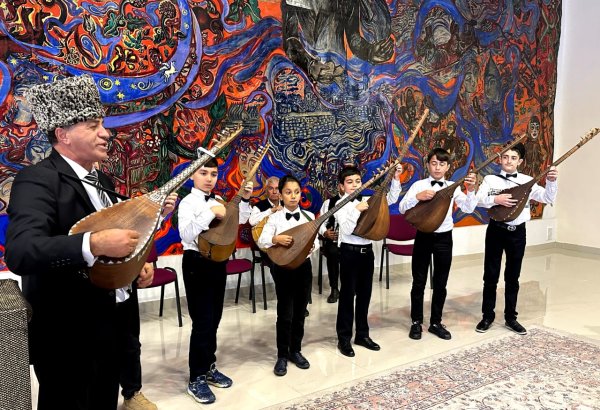 В Гяндже организованы концерты в честь 170-летия Ашуга Моллы Джума (ФОТО)