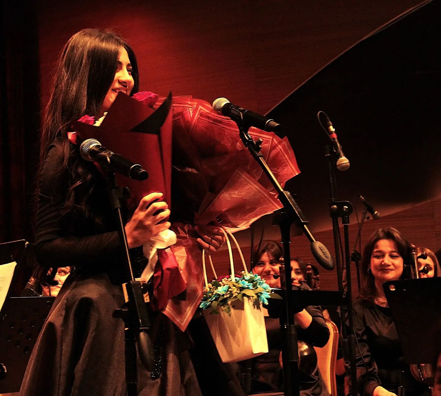 Воспитанники Айбениз Гашимовой очаровали своими талантами (ФОТО)